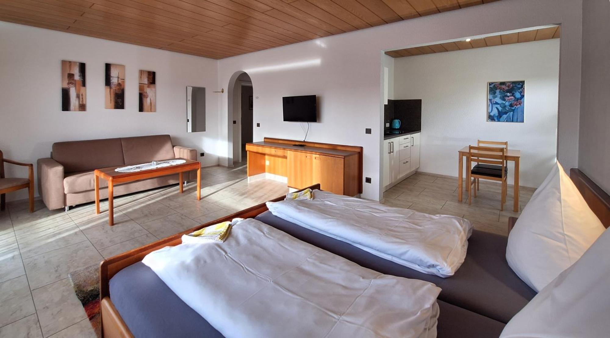 Hotel Garni Sebastian Kirrweiler  Екстериор снимка