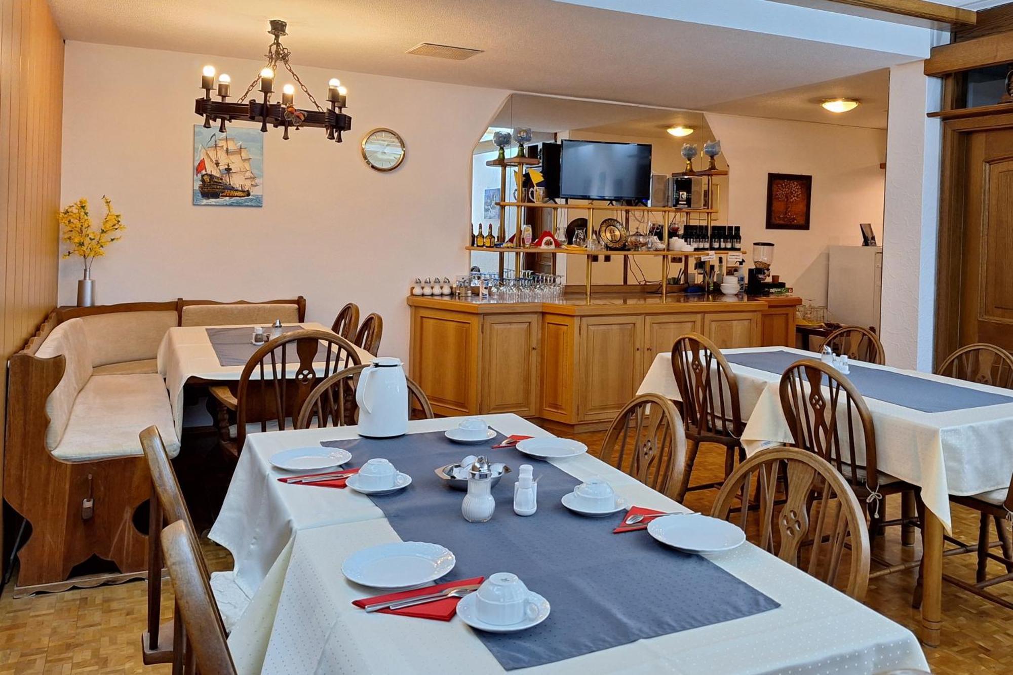 Hotel Garni Sebastian Kirrweiler  Екстериор снимка