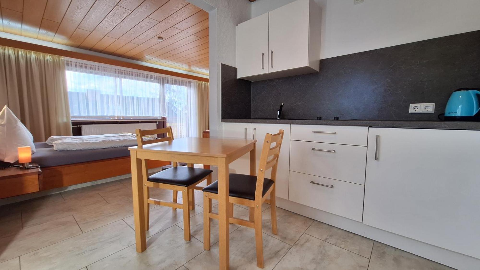 Hotel Garni Sebastian Kirrweiler  Екстериор снимка