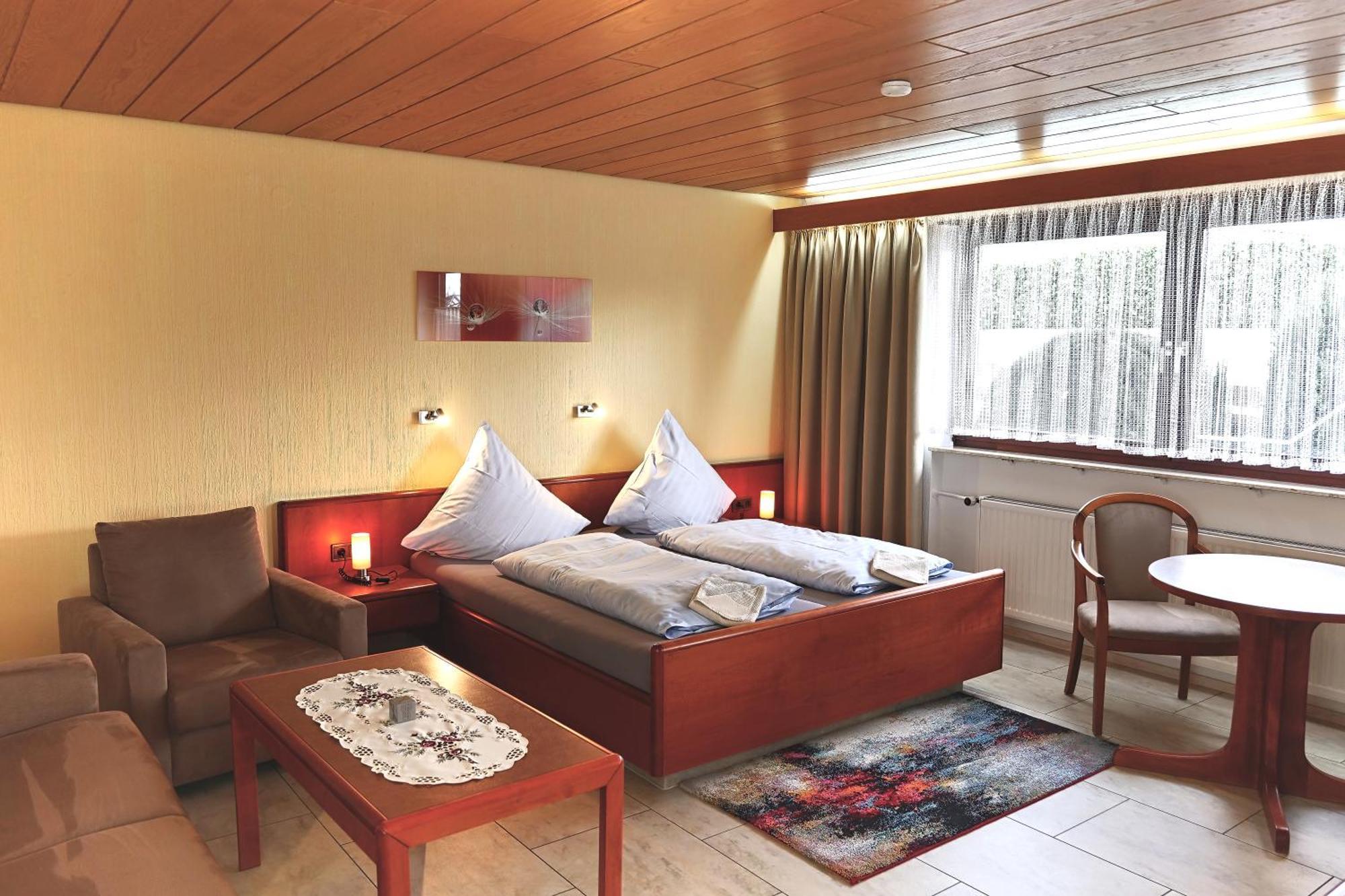 Hotel Garni Sebastian Kirrweiler  Екстериор снимка